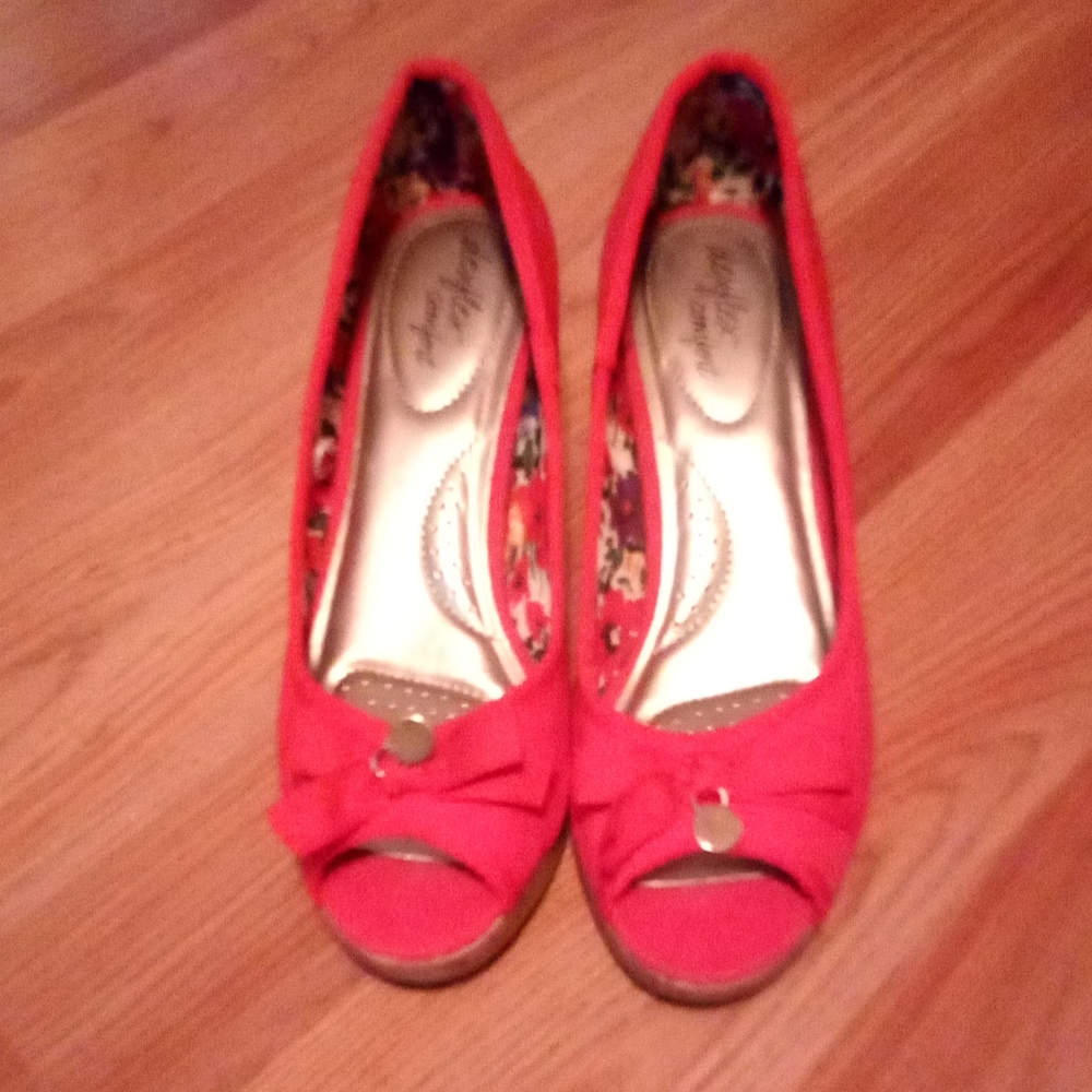 Wedges Coral Size 7 1/2